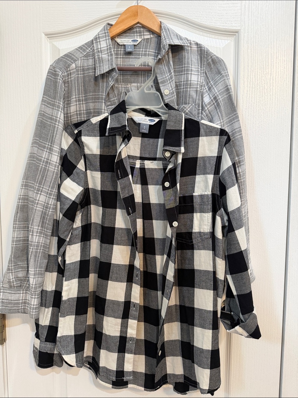 Old navy  gray/white and black/white flannel button-down shirts bundle of 2 NWOT